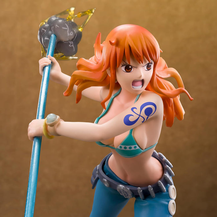 Figura collezionabile One Piece Nami 1:10 primo piano angolare