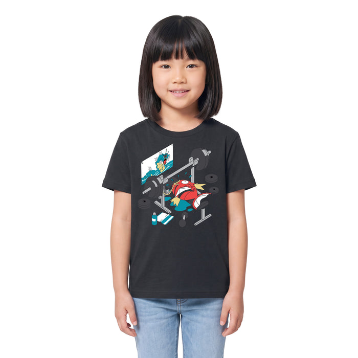 Karpador im Gym - Kindershirt Model Mädchen 2