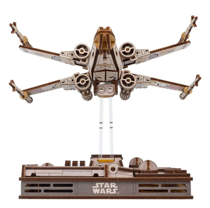 Kit di modellismo in legno Star Wars X-Wing Starfighter di Luke Skywalker